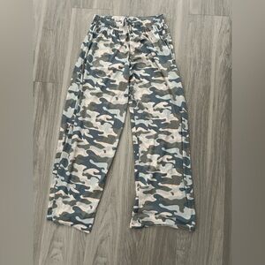 Women's Camouflage lounge/Pajama Pants small/medium
